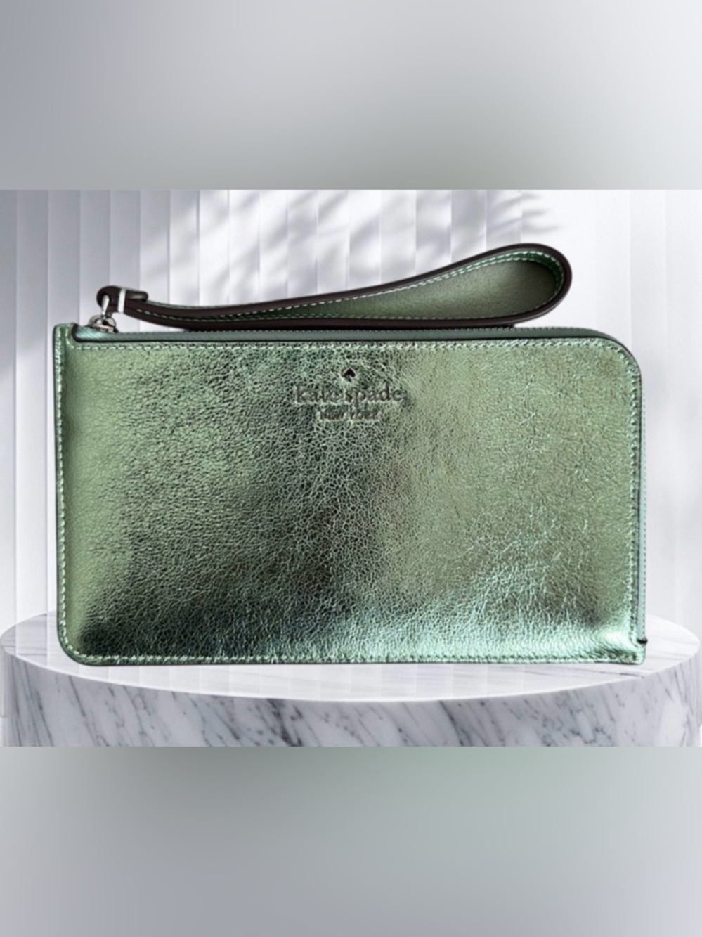 NEW Kate Spade Shimmering Green Wristlet zip L